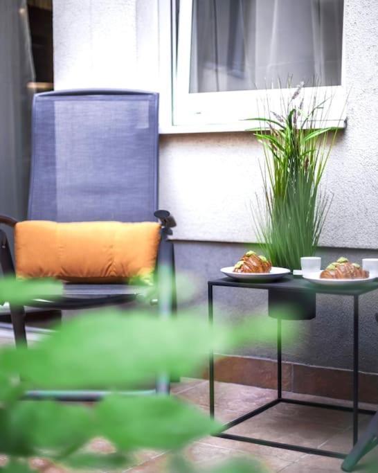 Apartment One Bed At Location In *