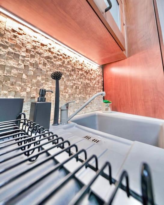 Apartment One Bed At Location In