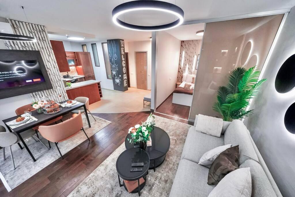 Apartment One Bed At Location In *